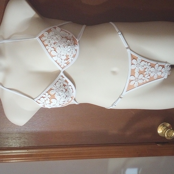 Floral Applics High Cut Bikini Swim Set - Picture 2 of 9